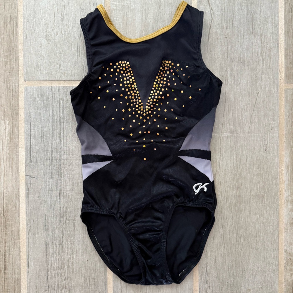 GK Girls Leotard Size L